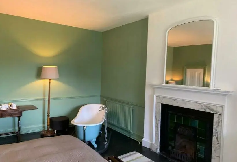 デラックスルーム, The Old Vicarage