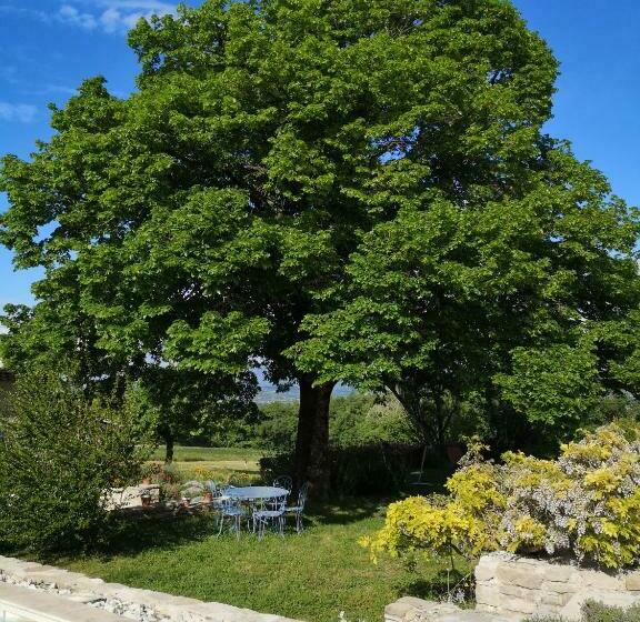 غرفة قياسية رباعية مطلة على الحديقة, Chez Nathalie Et Raphaël