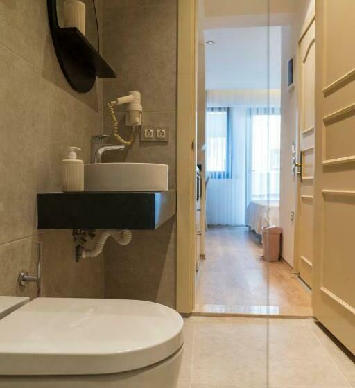 Estudio Estàndard, Channel Suites