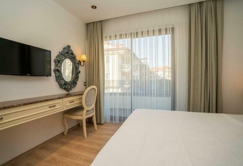 Estudio Estàndard, Channel Suites