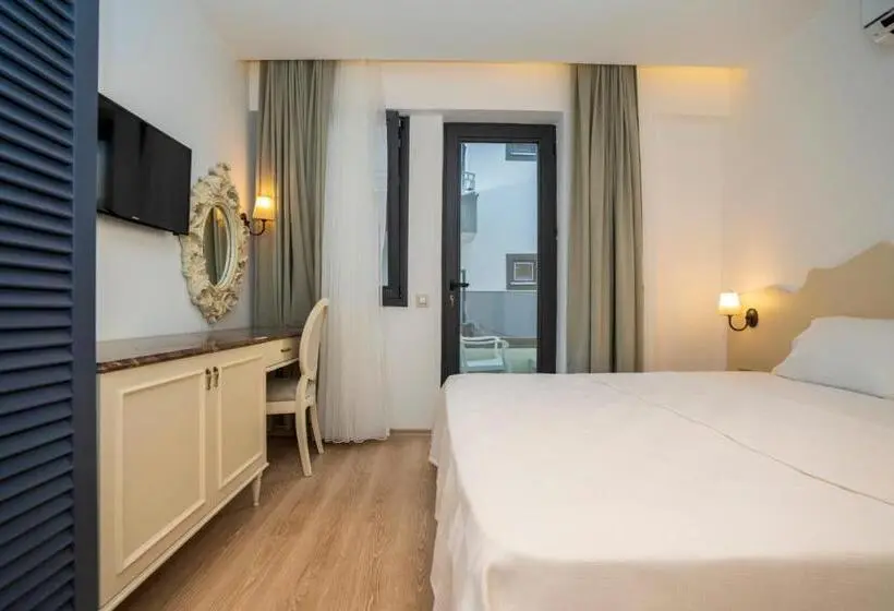 Standard-studio, Channel Suites
