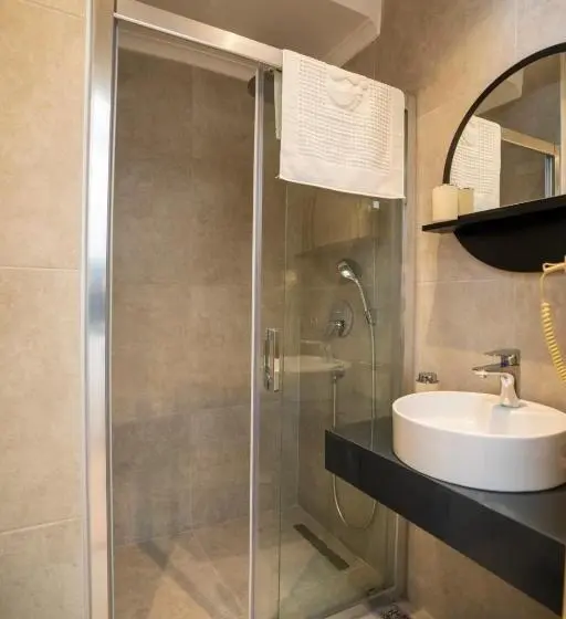 Perhehuone, Channel Suites