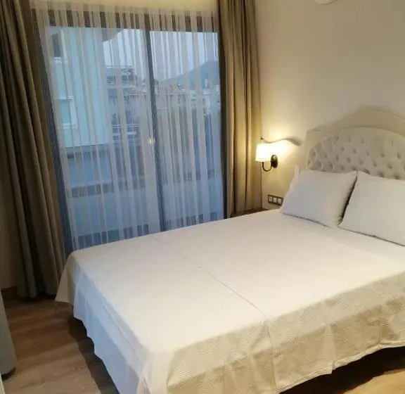 Perhehuone, Channel Suites