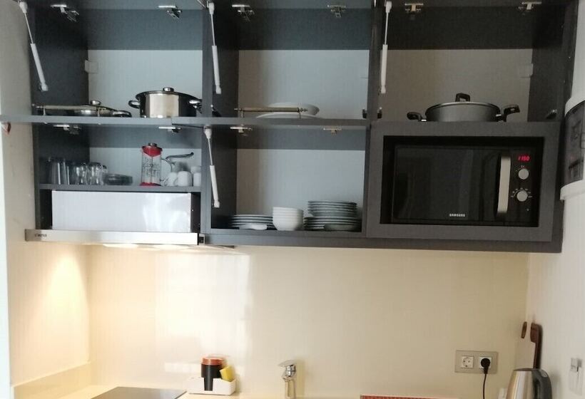 Estudio Estàndard, Channel Suites