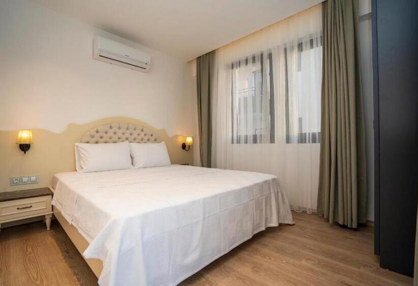 Family Room, Channel Suites