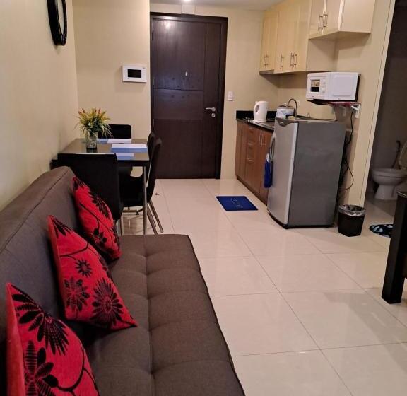 Студия Стандарт, Mrmcondotel