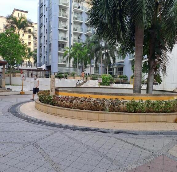 استودیوی استاندارد, Mrmcondotel