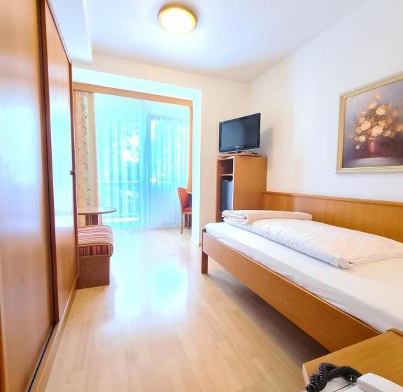 Одноместный Номер Вид на Бассейн, Thermenhotel Tannenhof   Ihr Wohlfühl