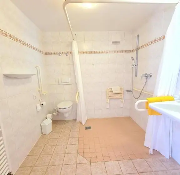 身障者適用スタンダードルーム, Thermenhotel Tannenhof Ihr Wohlfühl