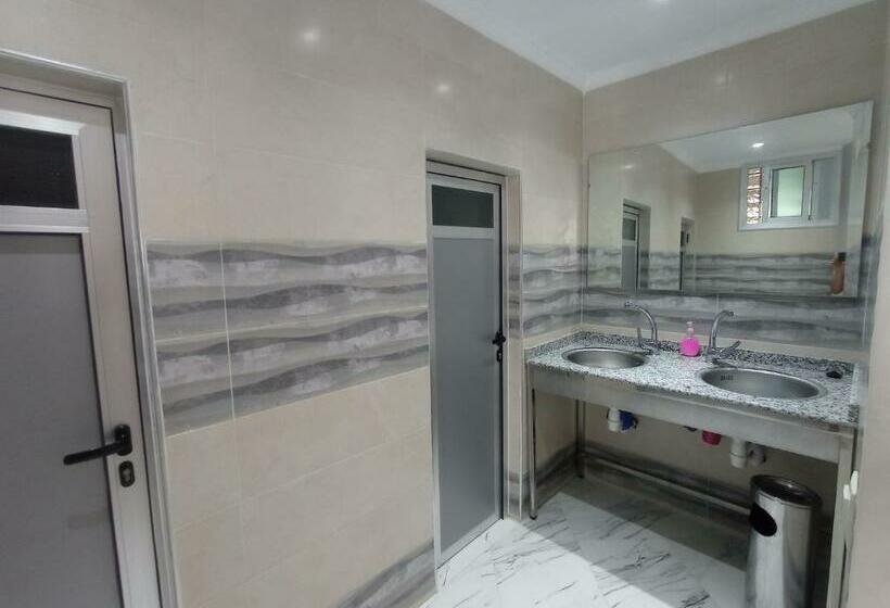 اتاق اکونومی, Castiya