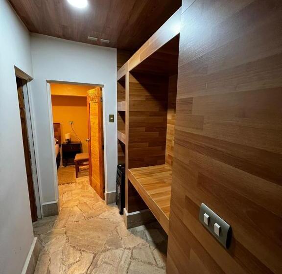 חדר בסיסי, El Bosque