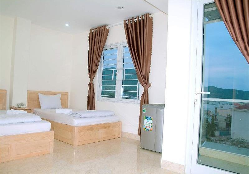 اتاق لوکس سه تخته, Italy