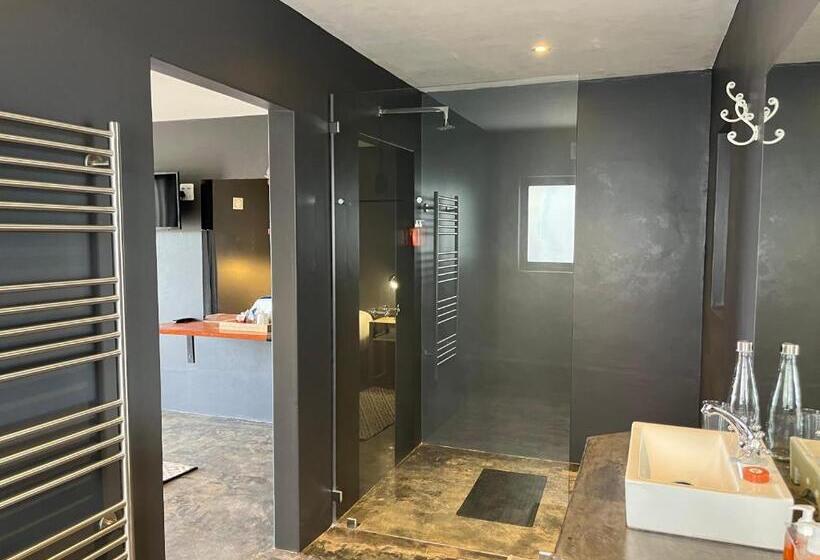 豪华房间, The Capri Green