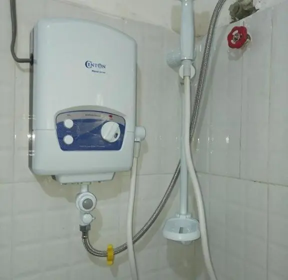 اتاق اکونومی یک تخته, Agape House