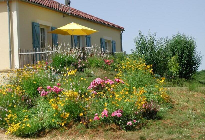 Номер Стандарт Вид на Сад, Chambres D Hôte La Pradelle