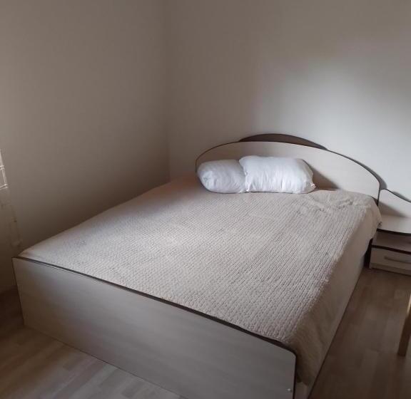 اتاق استاندارد, Trevena Kretinga