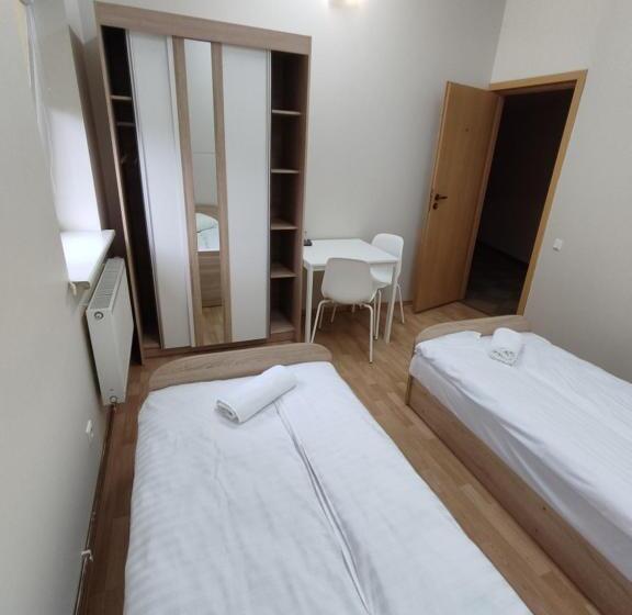 اتاق استاندارد, Trevena Kretinga