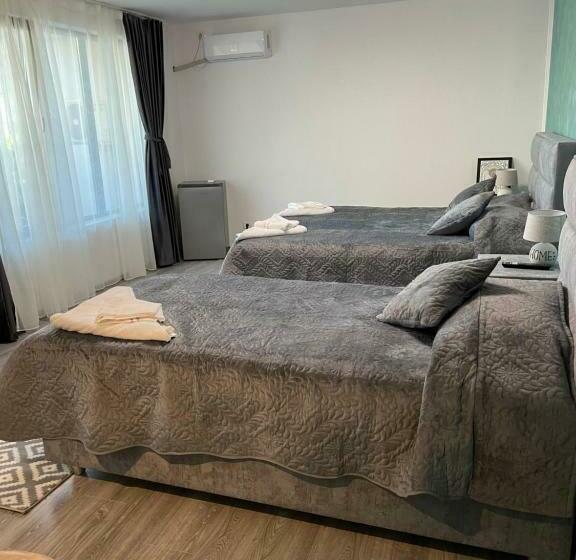 غرفة قياسية ثلاثية, Casa Paraschiva