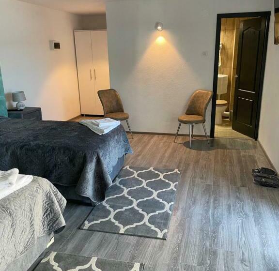 غرفة قياسية ثلاثية, Casa Paraschiva