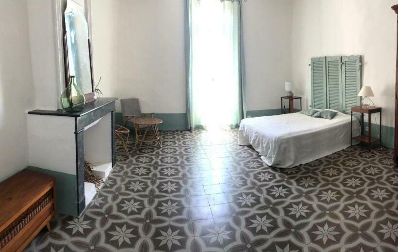 Номер Стандарт Вид на Бассейн, Chambres D Hôtes La Tour D Aspiran