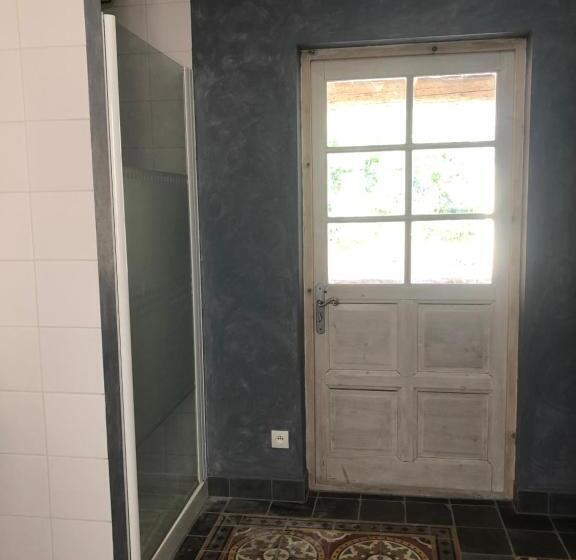 Номер Стандарт Вид на Бассейн, Chambres D Hôtes La Tour D Aspiran