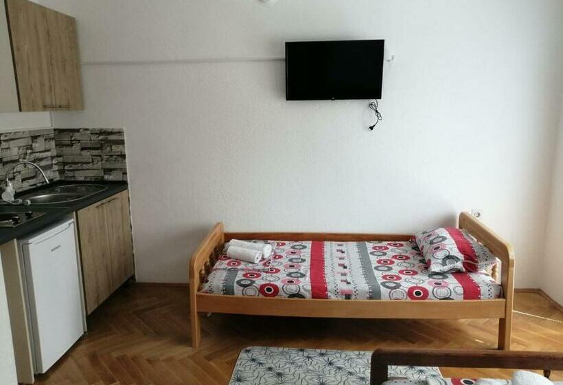 اتاق استاندارد سه نفره, Vila Visni