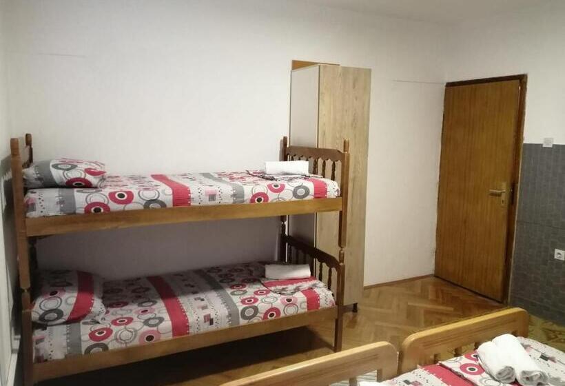 اتاق استاندارد چهار تخته, Vila Visni