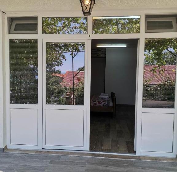 استودیوی استاندارد, Vila Visni