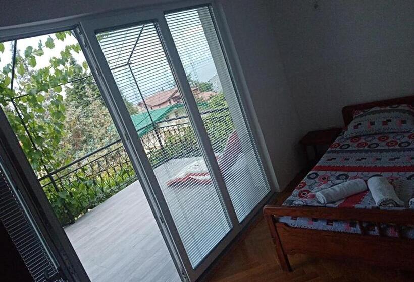 اتاق خانوادگی, Vila Visni