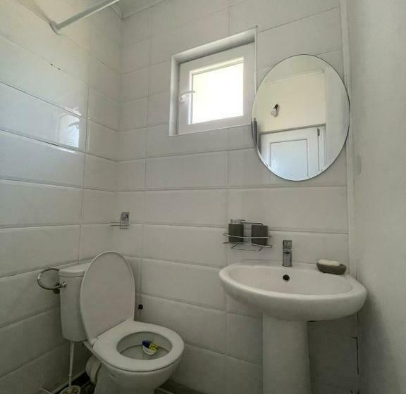 اتاق استاندارد چهار تخته, White Apartments