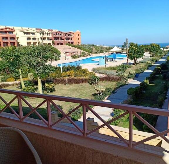 آپارتمان 1 خوابه با چشم‌انداز استخر, Apartment In Porto Sokhna   Families Only