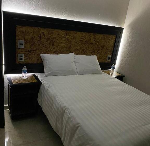 スタンダードルーム, Central Pirámides