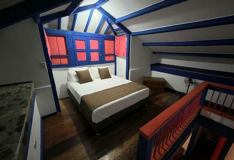 غرفة قياسية ثلاثية, El Percal Hacienda