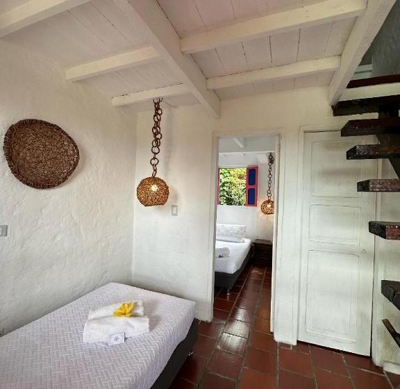 غرفة قياسية ثلاثية, El Percal Hacienda