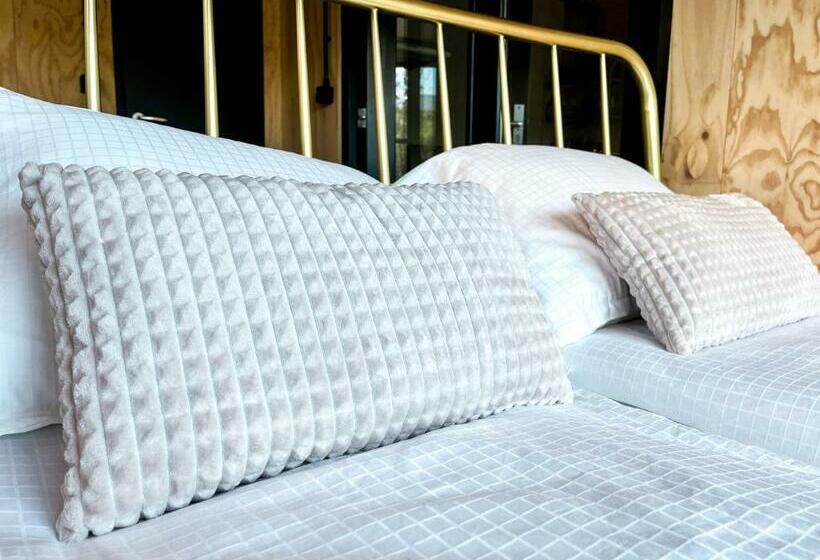 マウンテンビュースタンダードルーム, Elysian Fields   The Island Tiny House