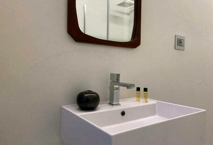 带大床的豪华间, Parisina Design Rooms