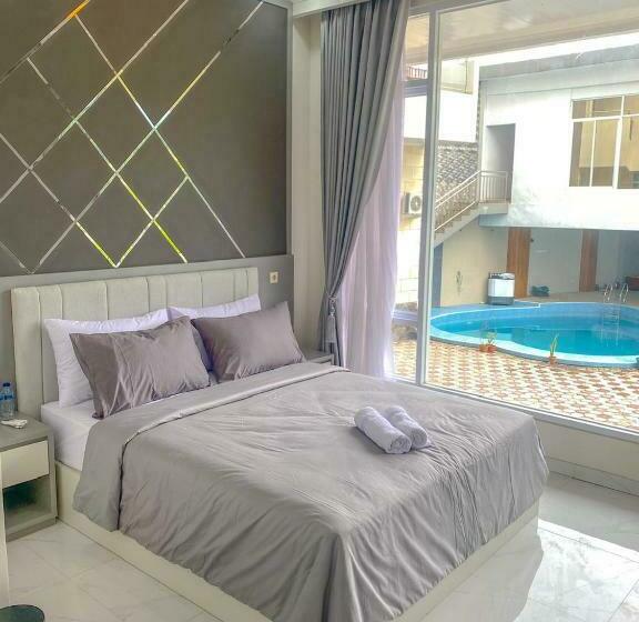 Studio Deluxe, Algara Puncak