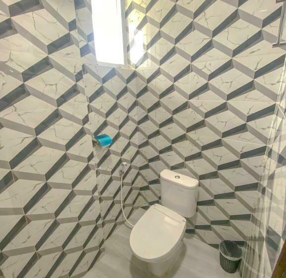 Deluxe Studio, Algara Puncak