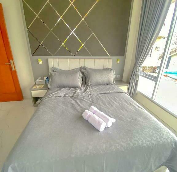 Deluxe Studio, Algara Puncak