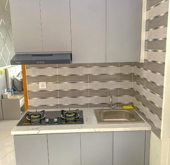 Deluxe Studio, Algara Puncak