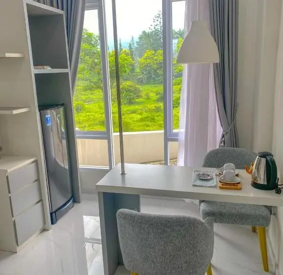 デラックススタジオ, Algara Puncak