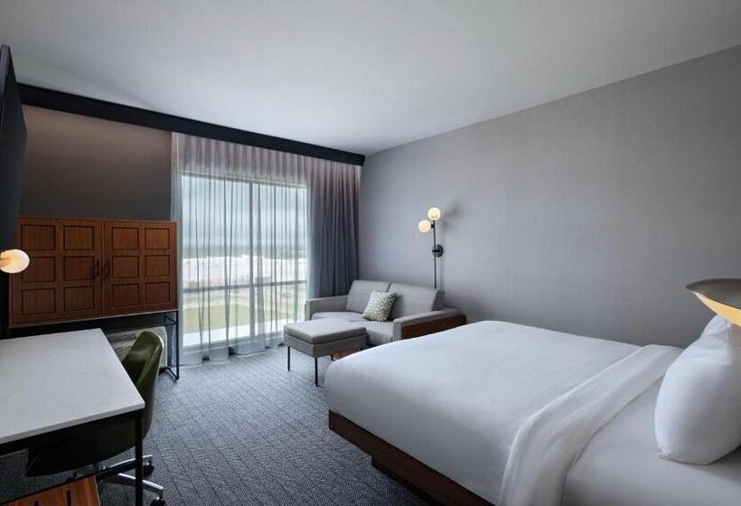 带大床的标准间, Courtyard By Marriott Austin Dripping Springs