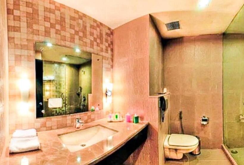 デラックスルーム, Delux Plaza By Wb Inn