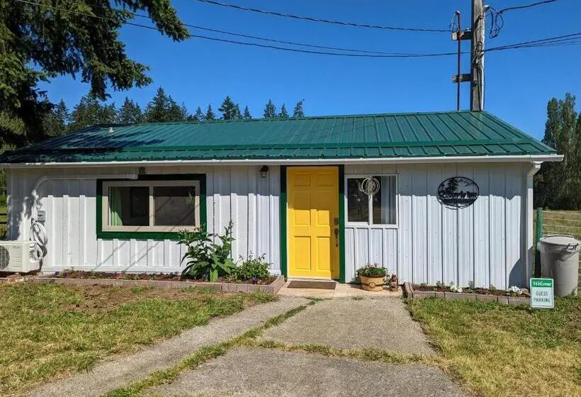 キャビン, The Cottage On The Farm