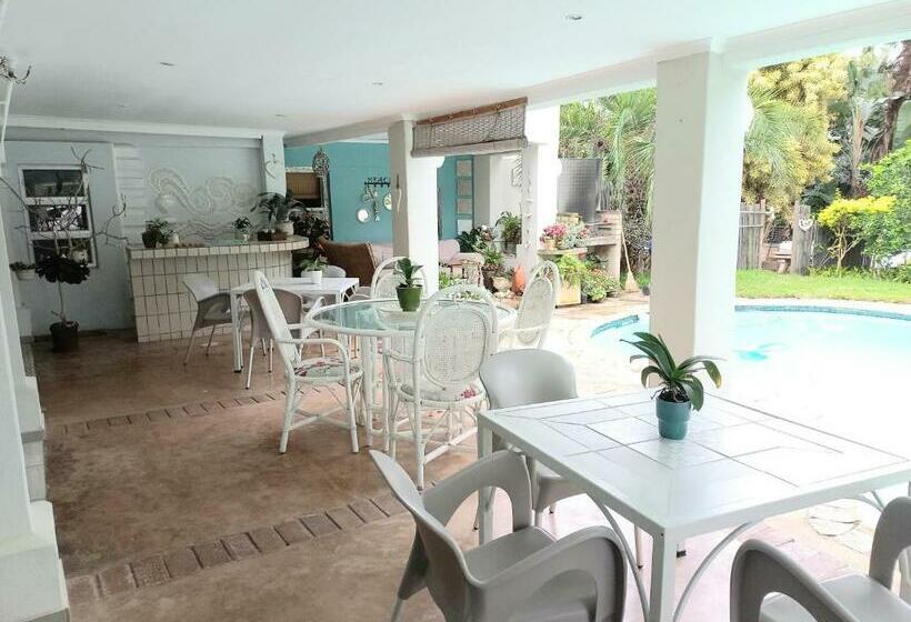 חדר סטנדרט, Driftwood Suite, Villa Roc Guesthouse, Salt Rock Ballito, No Loadshedding