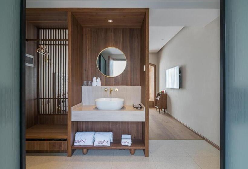 اتاق سوپریور با تخت بزرگ, Lisa Boutique