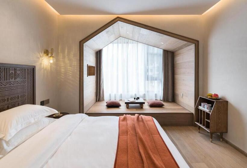 اتاق سوپریور با تخت بزرگ, Lisa Boutique