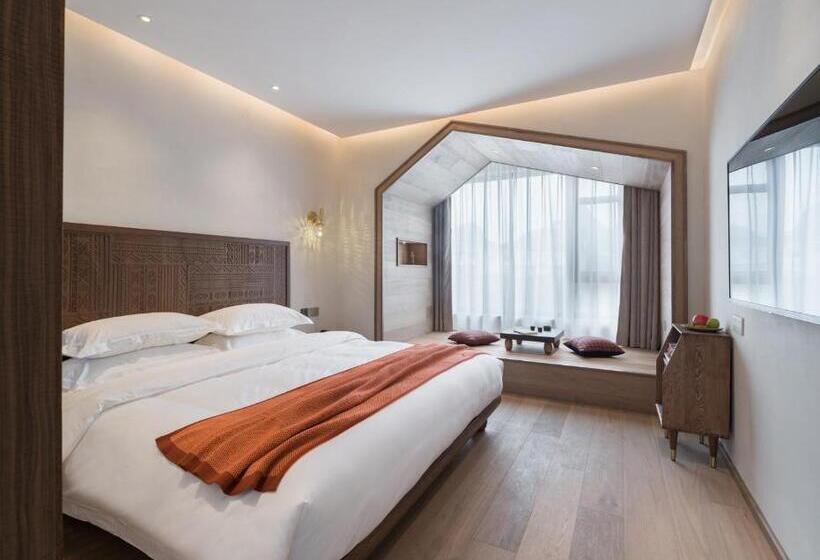 اتاق سوپریور با تخت بزرگ, Lisa Boutique