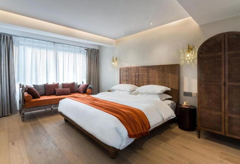 اتاق لوکس با تخت بزرگ, Lisa Boutique