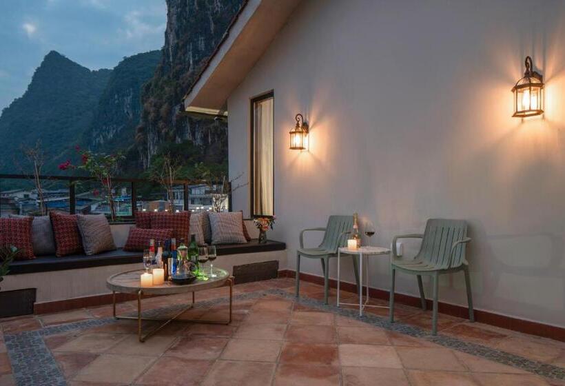 اتاق لوکس با تخت بزرگ, Lisa Boutique